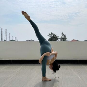 Cindy Fransisca • Yoga Teacher @yogicindy A pose that once you