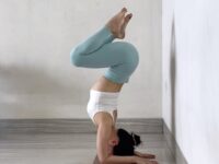 Cindy Fransisca • Yoga Teacher @yogicindy Ongoing pinchamayurasana journey AloFallinShapes