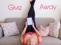 Clementine @clemeyoga GIVEAWAY⁣⁣⁣⁣ ⁣⁣⁣⁣ Do you spend lots of time in