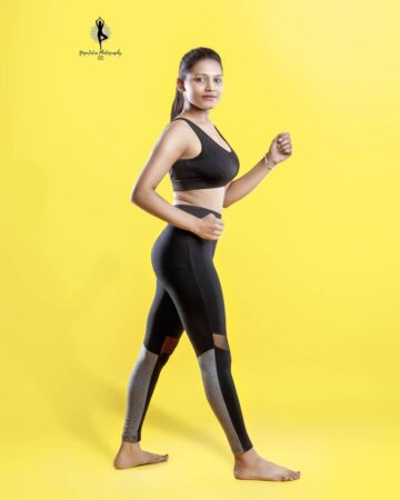 DIVYA AGGARWAL YOGA TRAINER Be yourself sports bra from