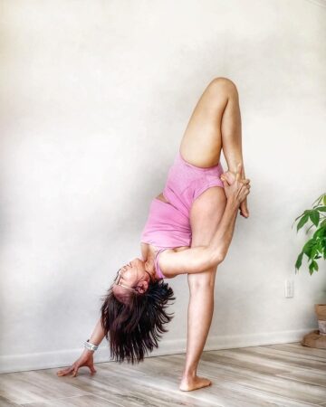 Day 3 of our alospringanew Yoga Challenge is Twisted