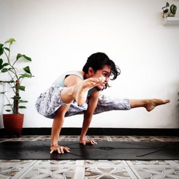 Dewi Hapsari @dewilovesyoga Day 3 of yogisandelements yoga challenge For FireElement
