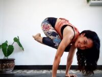Dewi Hapsari @dewilovesyoga Day 4 of SpringFlowersBlOhm yoga challenge For any