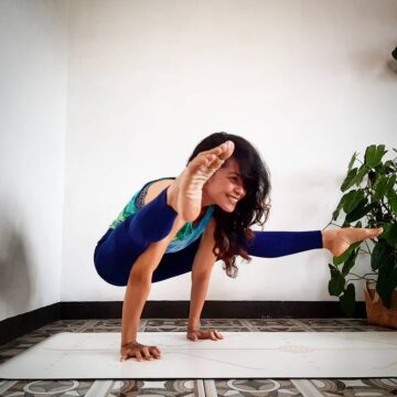 Dewi Hapsari @dewilovesyoga Day 5 of JuneBugAsanas yoga challenge If you