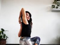 Dewi Hapsari @dewilovesyoga Welcome day 1 of YogiBloomInJune yoga challenge Any