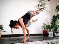 Dewi Hapsari Day 3 of ALOtofbalance yoga challenge OneLegCrowPose FlyingCrowPose