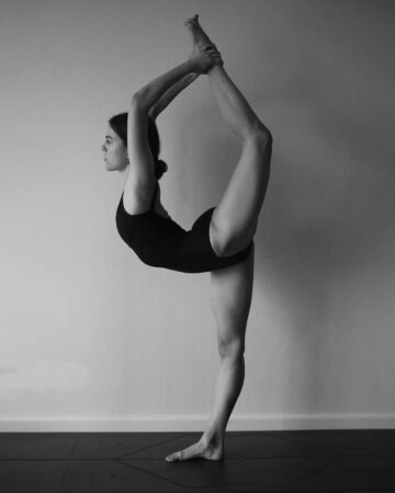 Diana Vassilenko Yoga more Remain humble Allow the