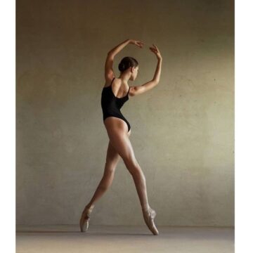 EA Lam @ ericandanna lam  DancerBallerinaModel Diana Lymarenko @diana lym • Photography by Yevgeniy