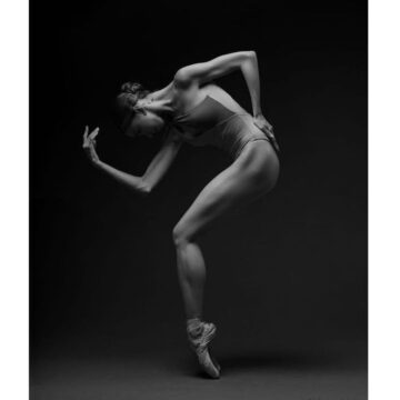 EA Lam @ ericandanna lam  DancerBallerinaModel Ольга Olga Mikhaylova @mikhaylova olga02 • Photograph