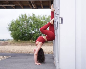 Elena Miss Yoga @elenamissyoga I intend to accept my body today
