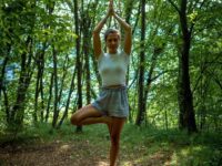 Erika Mantovani @erika yoga lecco vrikshasana Albero simbolo della vita Le asana piu