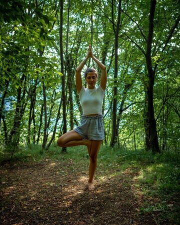 Erika Mantovani @erika yoga lecco vrikshasana Albero simbolo della vita Le asana piu