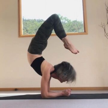 Gabrielle Edwards Yoga @gabrielle edwards yoga DAY 5x20e3 YogisBackbendLove October 12 17