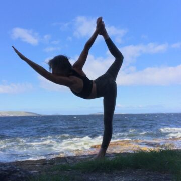 Gabrielle Edwards Yoga @gabrielle edwards yoga WINNER ANNOUNCEMENT of YogisBackbendLove We loved back