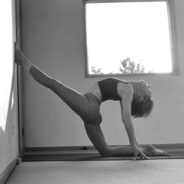 Gabrielle Edwards Yoga A minute of this on each side