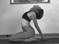 Gabrielle Edwards Yoga Day 1x20e3 BackMend with @cyogalife Sitonheels or Vajrasana variant I