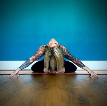 Jade Yoga Flexibility Coach Love how crazy this one