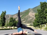 Jaime Griffiths @dancingjaime Its fridayflyingyogis again and today we have shoulderstand