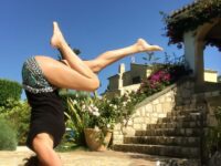Jane Roberts @janein spain A headstand a day keeps the doctor away