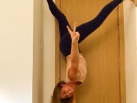 Jane Roberts @janein spain Day 4 funfunkyinversions is a funky handstand As