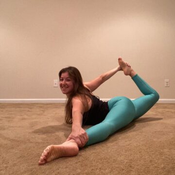 Jenna @bionic yogi AlotOfSlowingDown Day 8x20e3 Yogis choice a fun