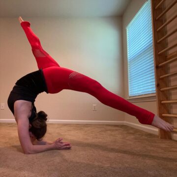 Jenna @bionic yogi Happy Sunday Working on opening the heart… And the