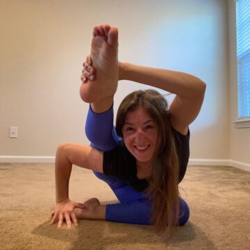 Jenna @bionic yogi SavviSharingIsCaring STARTS TODAY COME JOIN US 🅳🆈 1x20e3