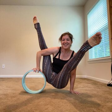 Jenna @bionic yogi TricksAndTreatsYogis STARTS TODAY Day 1x20e3 Tricky arm balance