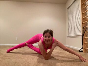 Jenna @bionic yogi WinterShapeYoga STARTS TODAY JOIN US Icicle triangleinspired