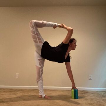 Jenna @bionic yogi savvisharingiscaring 🅳🆈 3x20e3 Backbend Share how you create
