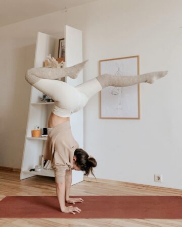 KIRA @beflowing Anyday is a perfect day for inversion practice
