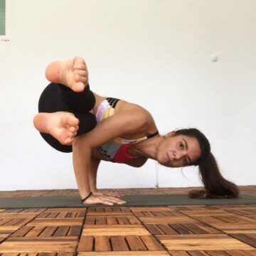 Karina Sanchez @karinasana yoga Day 5 with @cyogalife coreuproar dwipadakoundinyasana Currently working