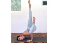 Karina Sanchez @karinasana yoga Day 7 of @cyogalife challenge coreuproar today is