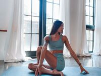 Kate Amber Yoga Instructor @yogawithkateamber Day 4 Lets get TWISTYDetoxifying