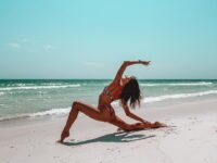 Kate Amber Yoga Instructor @yogawithkateamber New Sunrise Yoga Flow Class