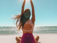 Kate Amber Yoga Instructor @yogawithkateamber Rise and shine New Energizing