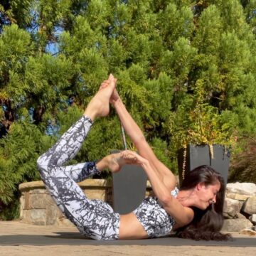Kim Rushmore Gordon @leapoffaith yoga Only by binding together as a single