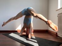 LINDELL ⋆ YOGA @stretchylicious I needed to stand on my head