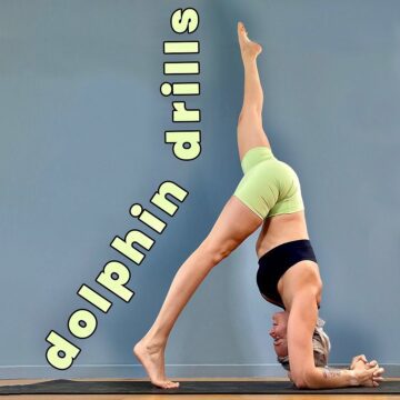 Liv Yoga Flexibility Dolphin Drills ⠀⠀⠀⠀⠀⠀⠀⠀⠀⠀⠀⠀ I feel like