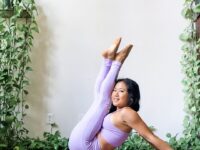 Liz Lowenstein Yoga Wellness @mizliz Just chillin what bout you