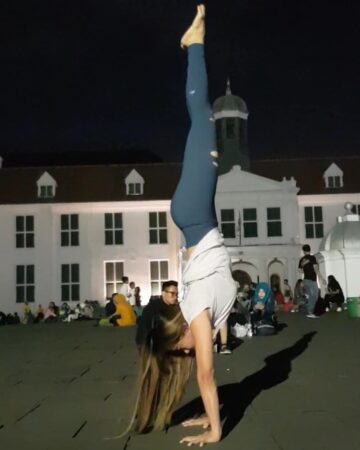 MAY @mayyoga16 Straight Handstand Lover First pose in 2019 Its