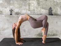Magda Yoga @magdasyoga I love rooting into my hands to