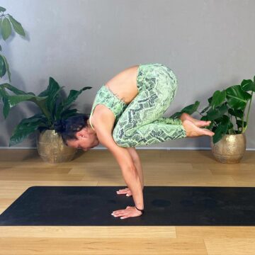 Maike Yoga Strength Fit How to Crow
