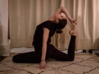 Mathilde ☾ yoga teacher Quelquun a dit partiels