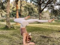 Mia Yoga @miaromani1 Inversions are great for boosting your energy