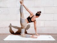 Michelle ☼ Yoga @michellestaudenherz Day 10 ALOboutHips ⁣⁣⁣ ⁣⁣⁣⁣⁣ ⁣⁣⁣