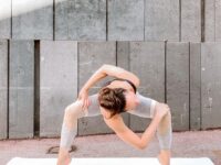 Michelle ☼ Yoga @michellestaudenherz Day 8 UnexpectedAsanas⁣⁣⁣⁣⁣⁣⁣⁣⁣ ⁣⁣⁣⁣⁣⁣⁣ ⁣⁣⁣⁣ Pose