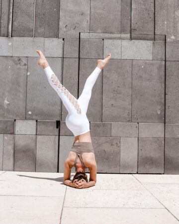 Michelle ☼ Yoga Travel @michellestaudenherz Stop shrinking yourself to