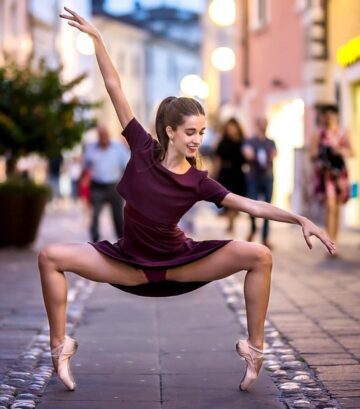 Mindful Yoga Pose Beauty Asana @mindfulxyoga @balletflares ⠀⠀ Ballet grace