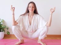 Mindful Yoga Pose Beauty Asana @mindfulxyoga GRATITUDE⁣⠀⠀ ⁣⠀⠀ Do you practice